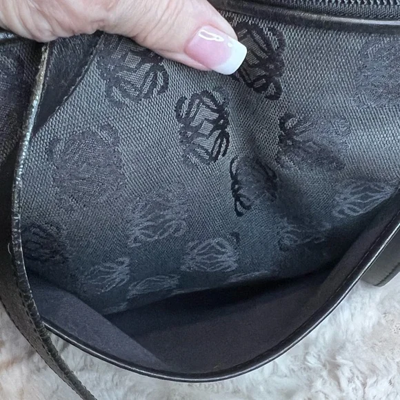 LOEWE ANAGRAM CROSSBODY BLACK/GREY BAG - Picture 8 of 15